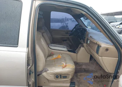 2000 Chevrolet Suburban 1500 Lt from USA, damaged, VIN 3GNEC16T7YG149749